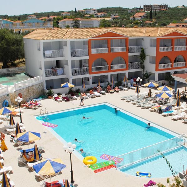 Planos Apartments