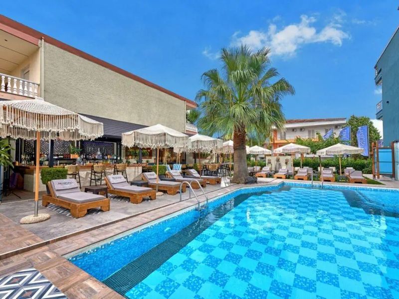 Principal New Leisure (Paralia)