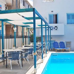Renia Apartments