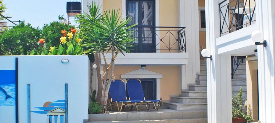 Renia Apartments