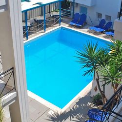Renia Apartments