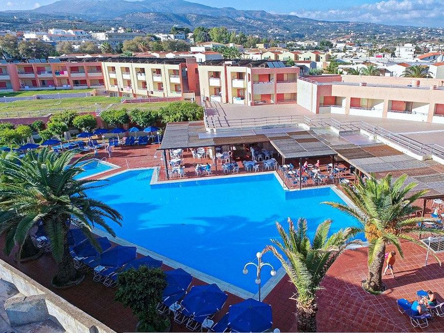 obiekt, teren hotelu, basen