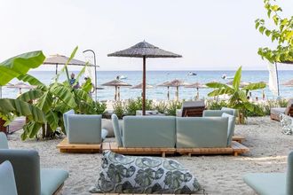 Royal Suites Polichrono