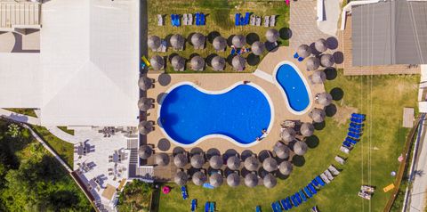 teren hotelu, basen, wakacjepl