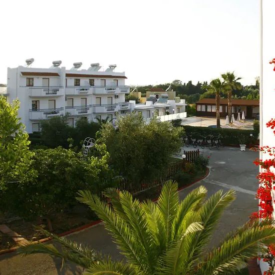 Sandys Studios & Log Villas
