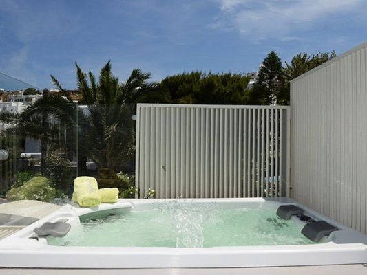 jacuzzi