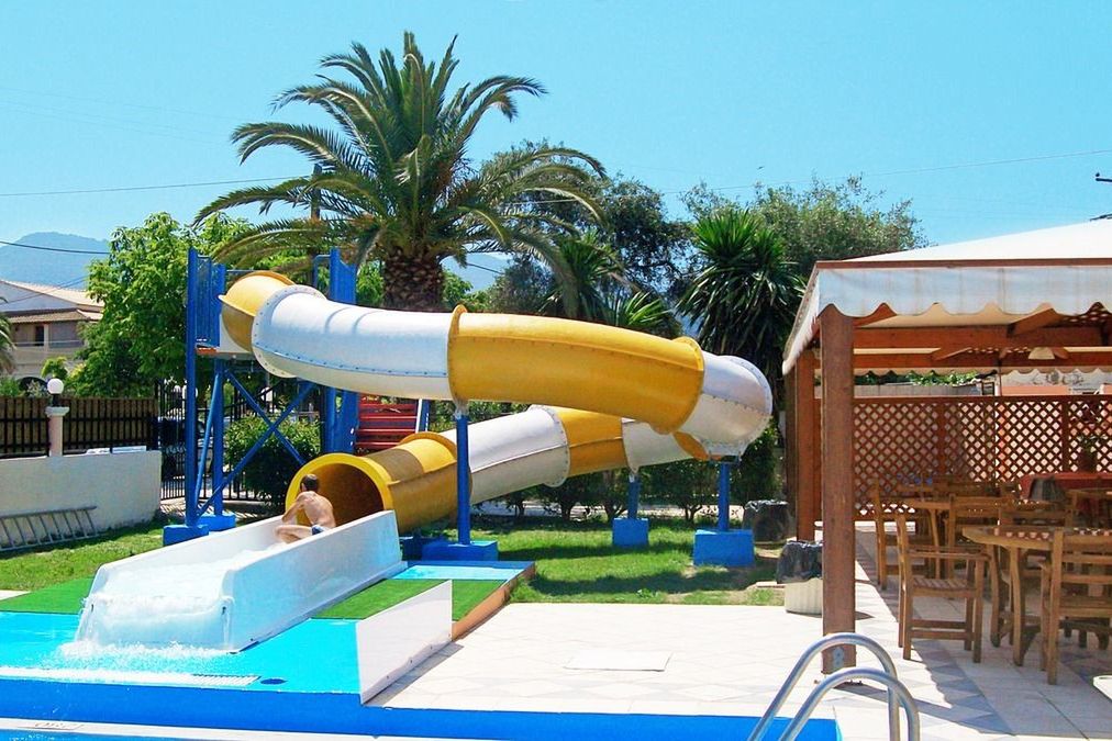 Silver Beach (Roda) - teren hotelu