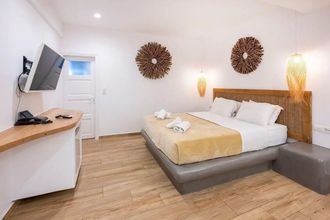 Smy Mediterranean White ex Mediterranean Royal