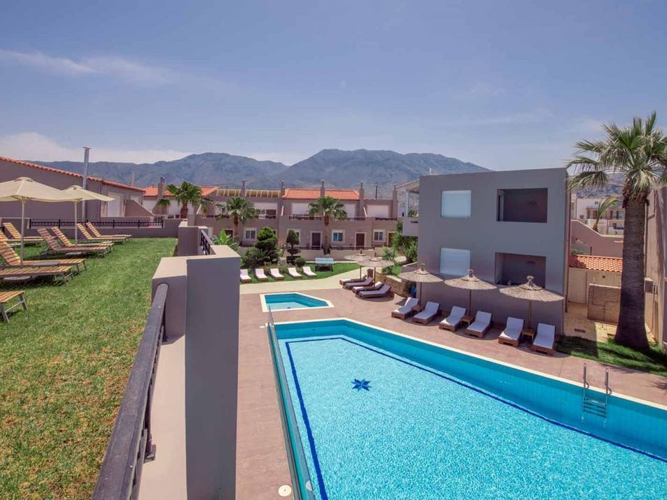 obiekt, teren hotelu, basen