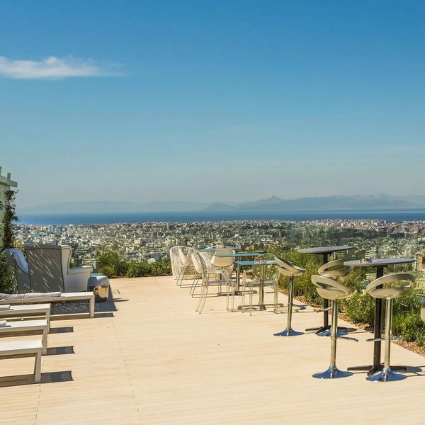 St. George Lycabettus Lifestyle