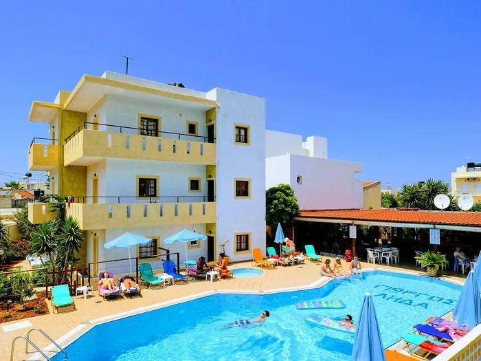 Stelios Apartments 2*