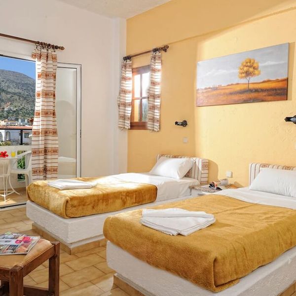 Stelios Apartments