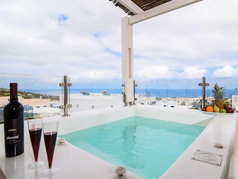 Suite Home Santorini