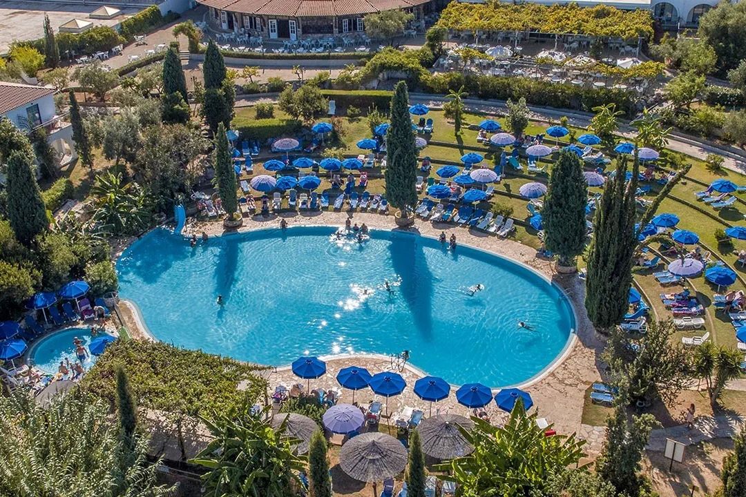 Sunrise Village (Petalidi) - basen