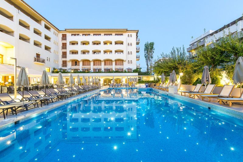 obiekt, teren hotelu, basen