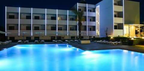 obiekt, teren hotelu, basen