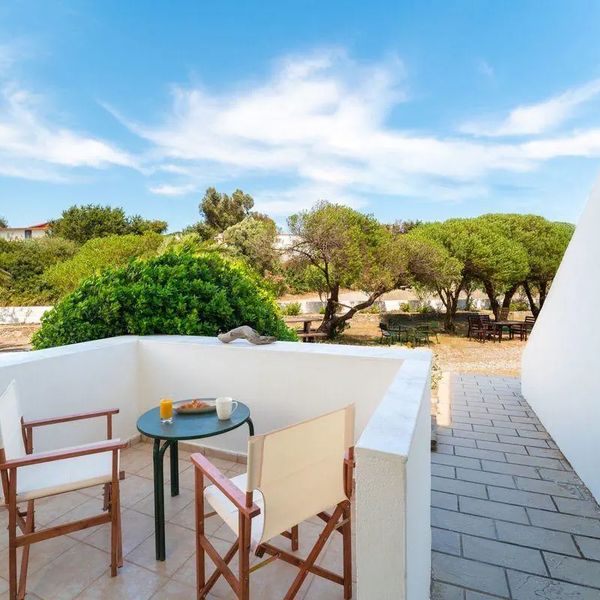 Tselios Apartments & Studios