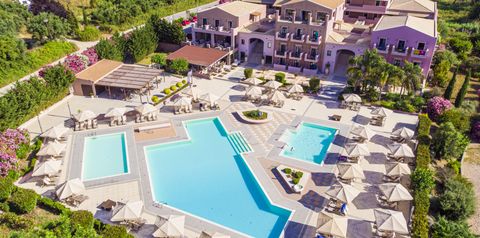 teren hotelu, basen, wakacjepl