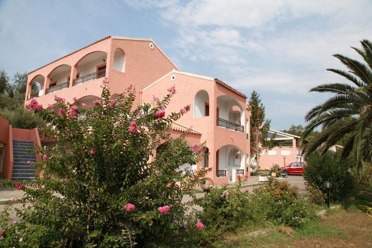 Victoria Hill (Dassia) - budynek główny