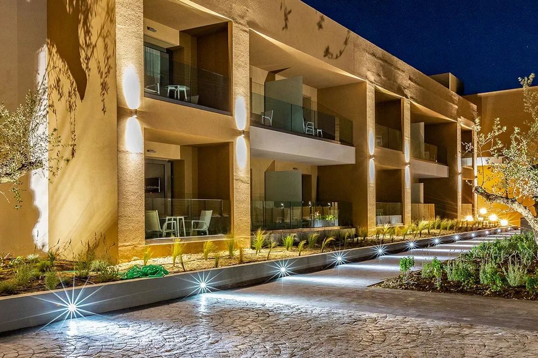 White Olive Elite - teren hotelu