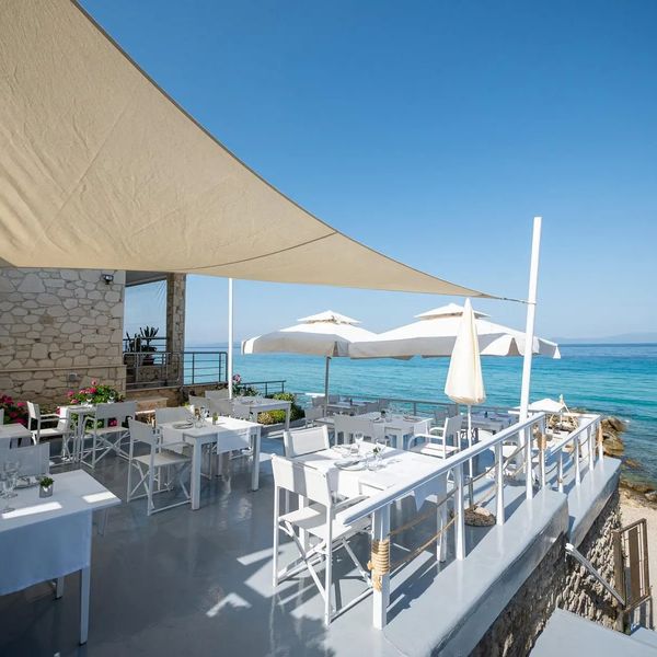 White Suites Resort