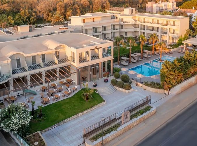 Zeus Ydoria Resort