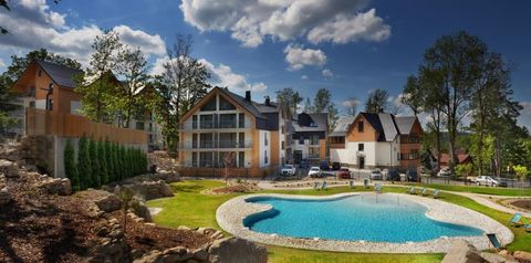 basen, teren hotelu, budynek główny, obiekt