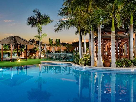 Green Garden Resort & Suites