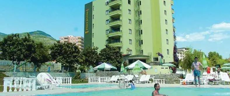 obiekt, teren hotelu, basen