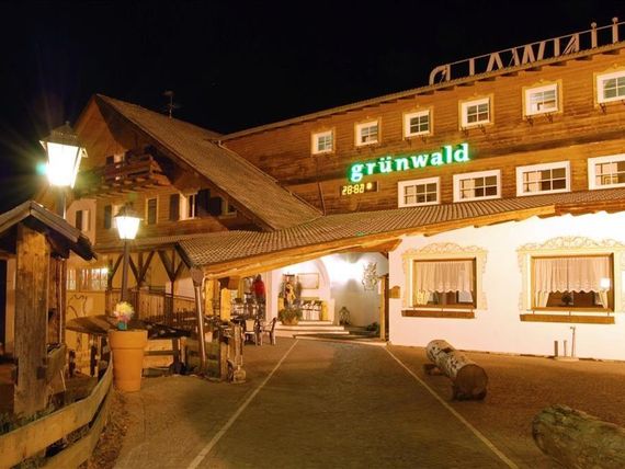 obiekt, teren hotelu