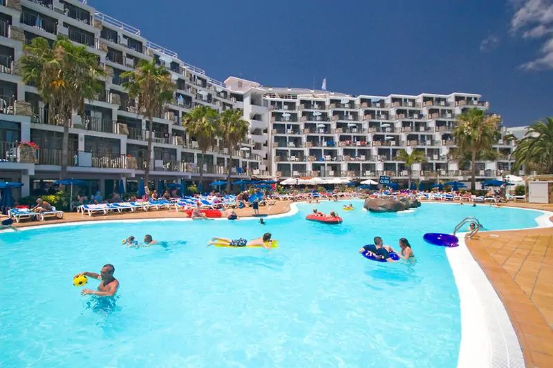 obiekt, teren hotelu, basen
