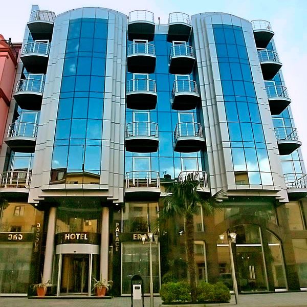 Era Palace