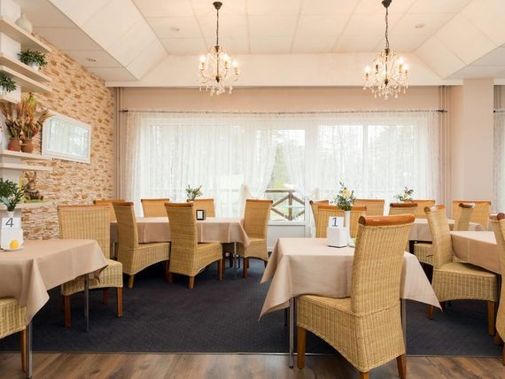 budynek główny, restauracja, lobby bar