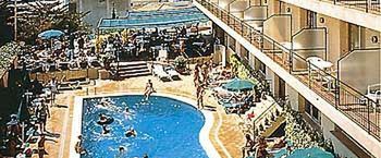 basen, teren hotelu, obiekt