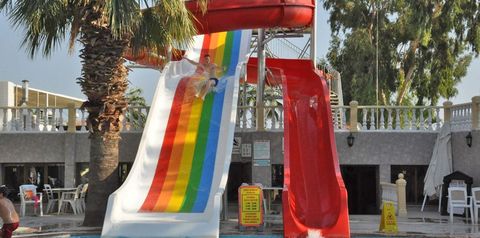 basen, zjeżdżalnia