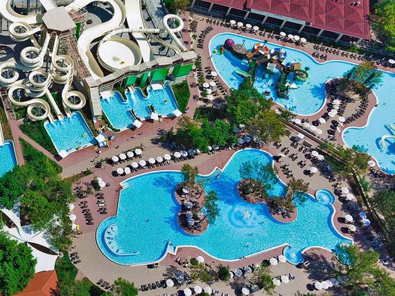 obiekt, teren hotelu, basen, aquapark, zjeżdżalnia