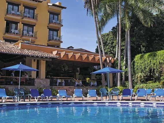 teren hotelu, obiekt, basen