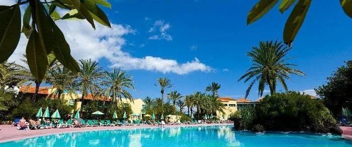 basen, teren hotelu