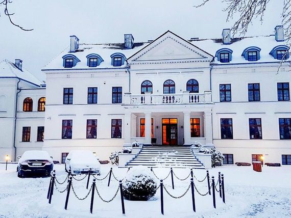 obiekt, budynek główny, teren hotelu