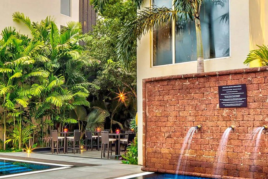 obiekt, teren hotelu, basen