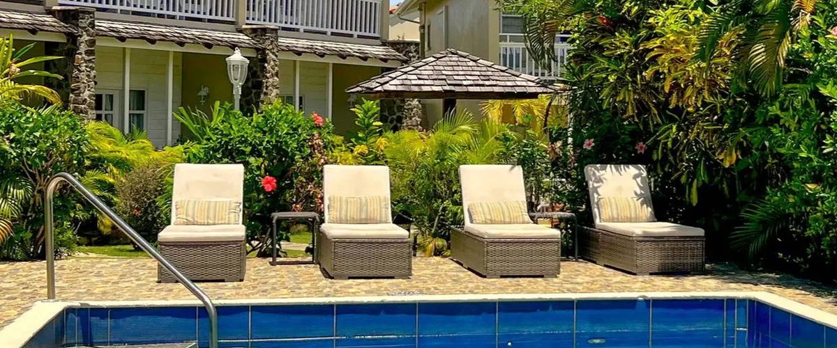 basen, teren hotelu, obiekt