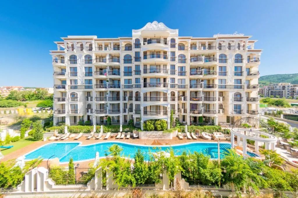 teren hotelu, basen, obiekt
