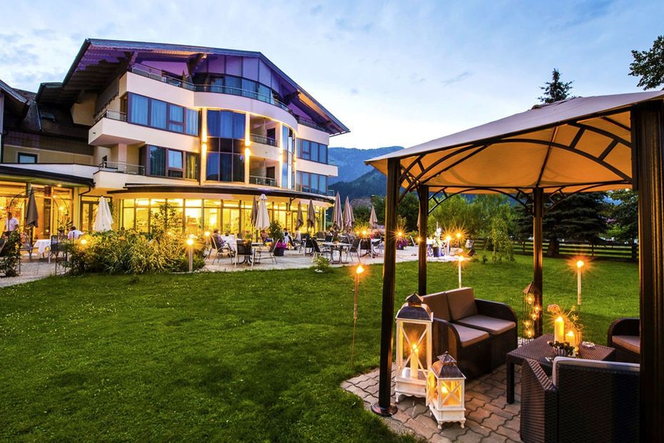 teren hotelu, budynek główny, obiekt