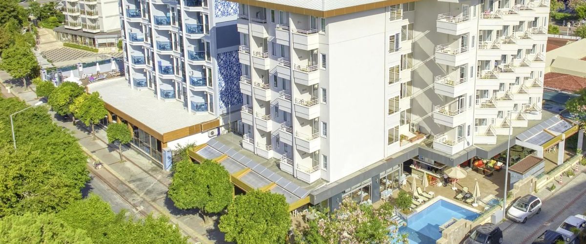 obiekt, budynek główny, teren hotelu