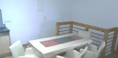 pokój, kuchnia / aneks kuchenny