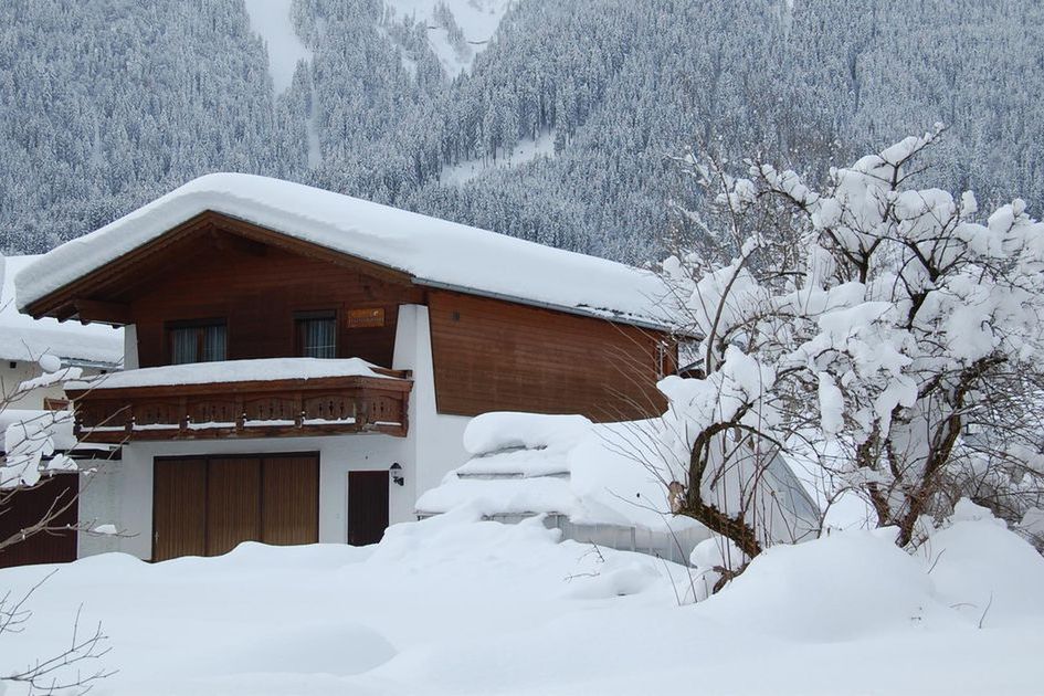 budynek główny, obiekt