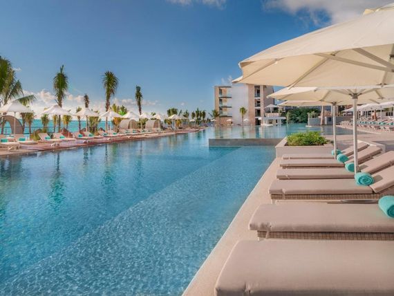 teren hotelu, basen, sport i rekreacja