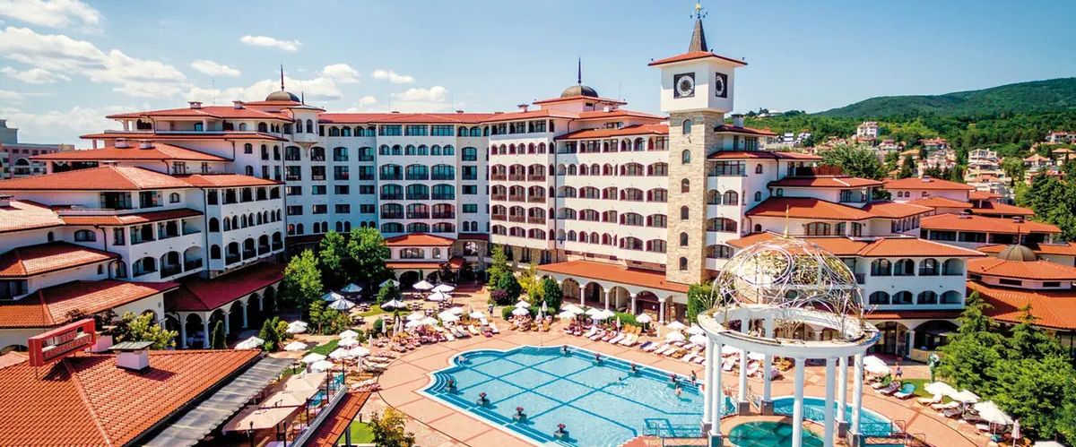 obiekt, teren hotelu, basen
