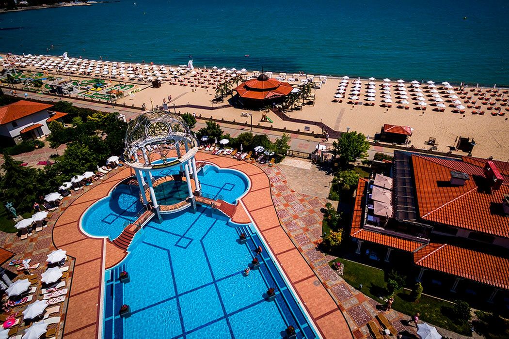 teren hotelu, basen, plaża