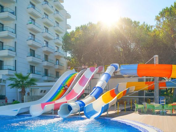 Henry Resort 5*